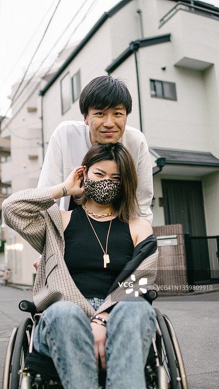 女人和她的男朋友图片素材