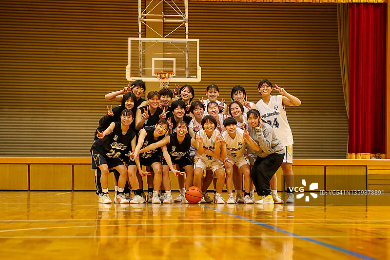 亚洲青年女子运动队肖像图片素材