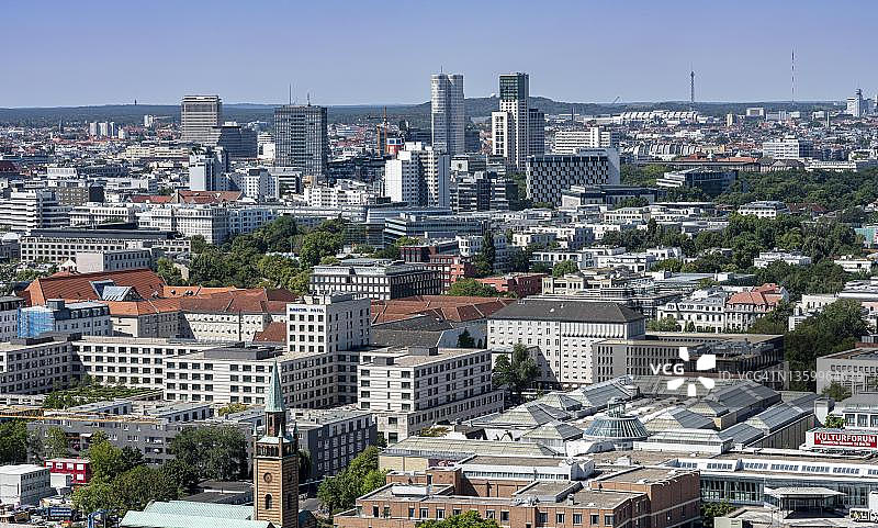 柏林波茨坦广场华尔道夫酒店及动物园火车站上西区全景图图片素材