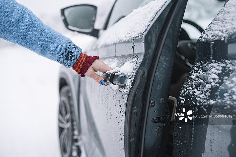 人手打开车门图片素材