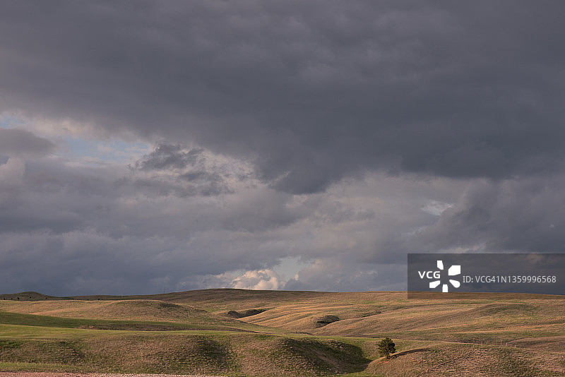 广阔的大平原图片素材