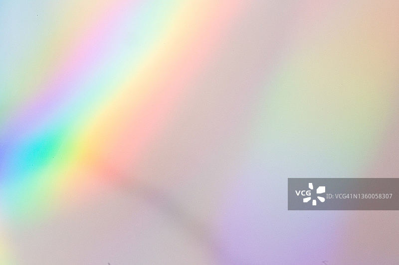 纸上的彩虹色阳光图片素材