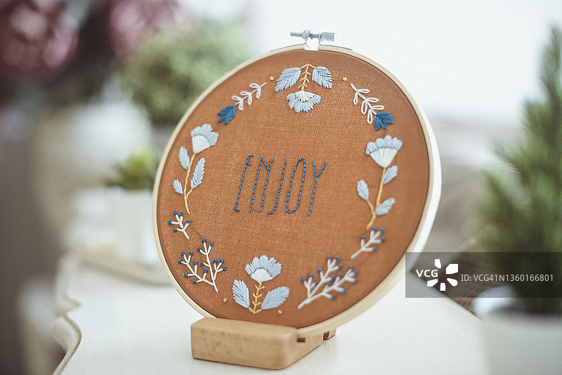 绣绷与植物背景图片素材