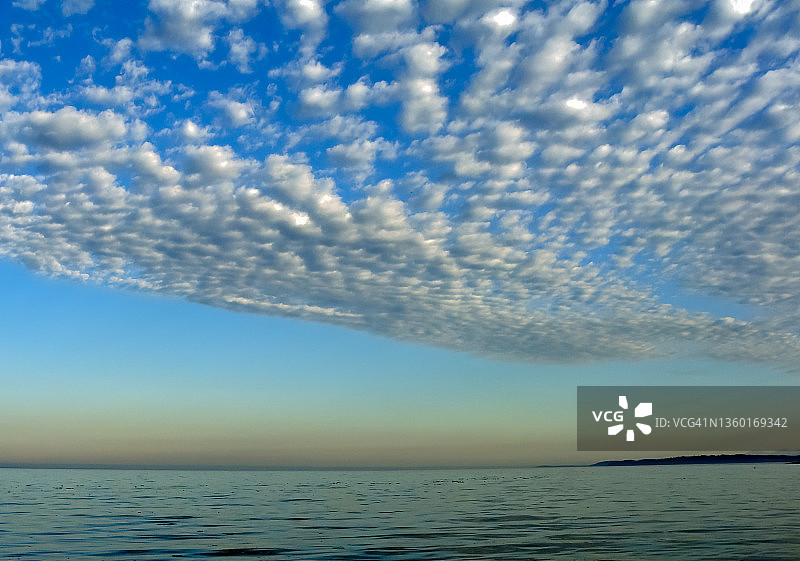 加拿大不列颠哥伦比亚省温哥华岛海岸海景云彩图片素材