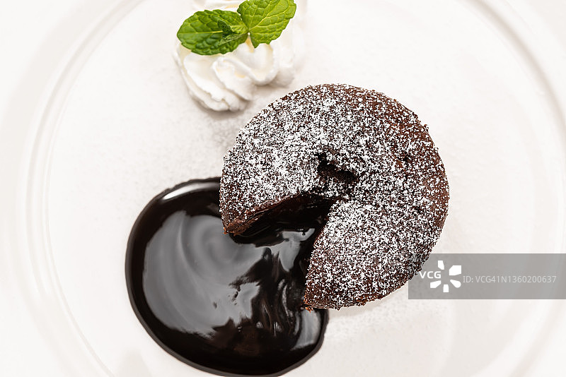 熔岩巧克力蛋糕图片素材