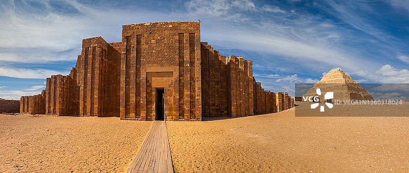 埃及左塞尔金字塔建筑群入口图片素材