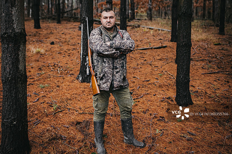 猎人摆姿势图片素材