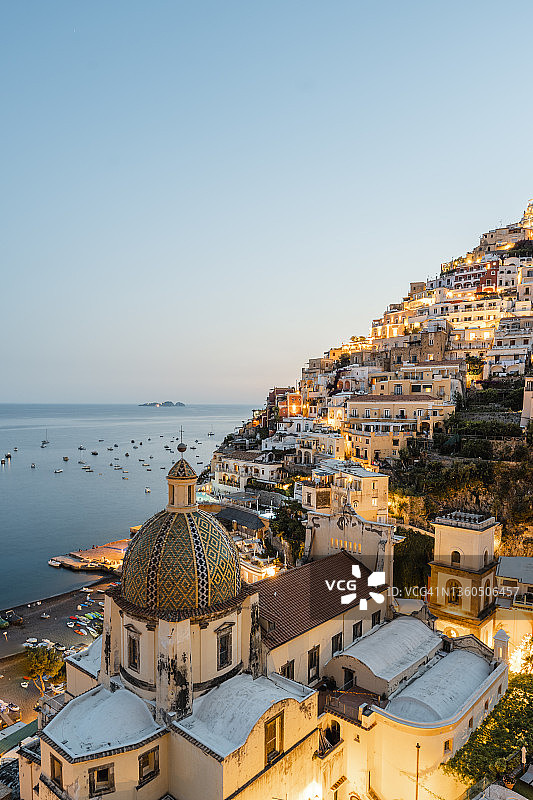 意大利黄昏时的波西塔诺图片素材