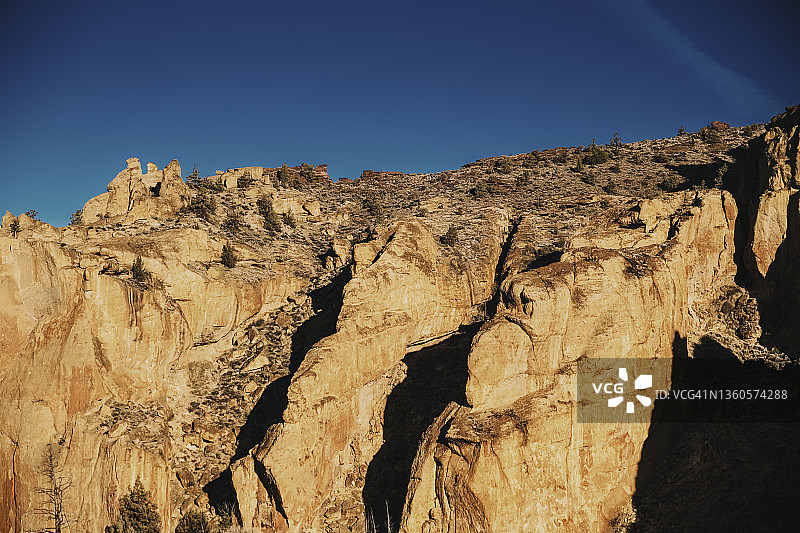 史密斯岩州立公园的壮丽岩壁和山脉图片素材