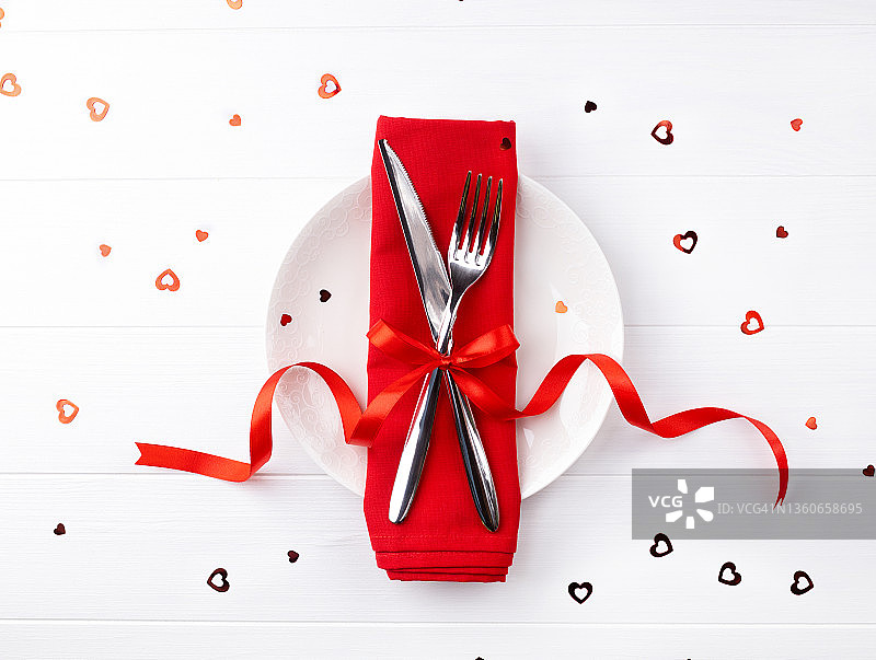 情人节贺卡：节日晚餐餐桌摆设图片素材