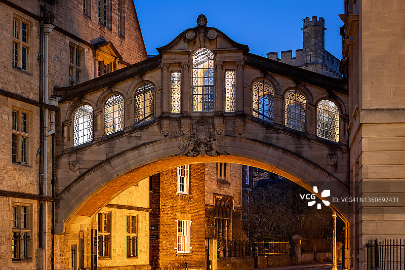 英格兰牛津叹息桥和新学院礼拜堂图片素材