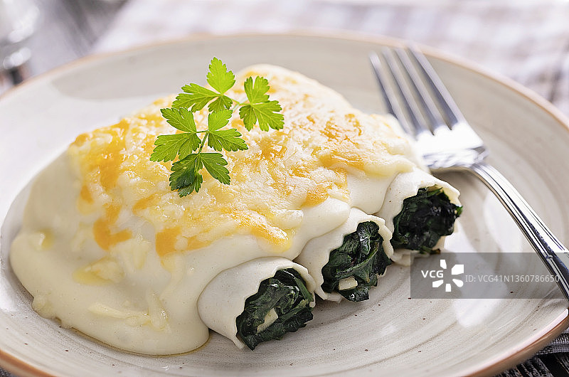 菠菜意大利卷饼图片素材