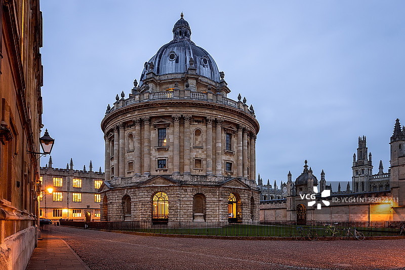 英格兰牛津郡拉德克利夫广场拉德克利夫图书馆图片素材