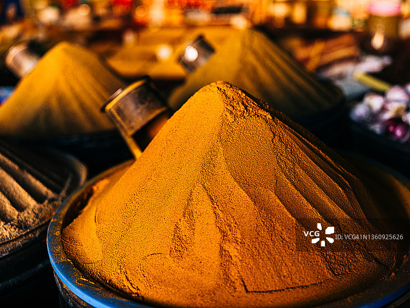 马拉喀什露天市场中的香料图片素材