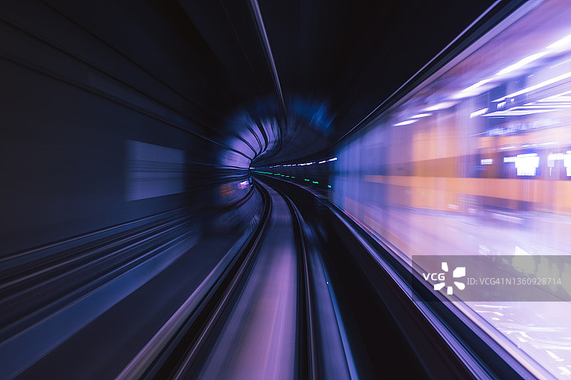 地铁隧道长曝光图片素材