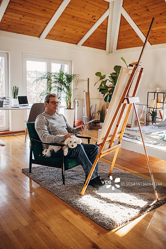 绘画的男人，艺术家图片素材