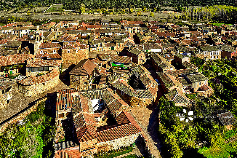 圣地亚哥之路上的卡斯特里略·德洛斯·波尔瓦萨雷斯村，西班牙图片素材