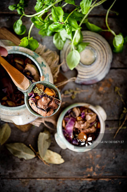 勃艮第红酒炖牛肉图片素材