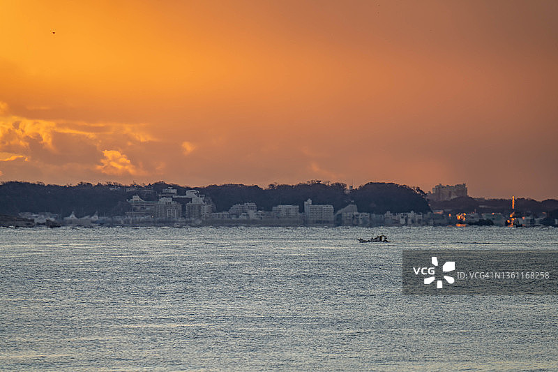 日本神奈川清晨的海滩图片素材