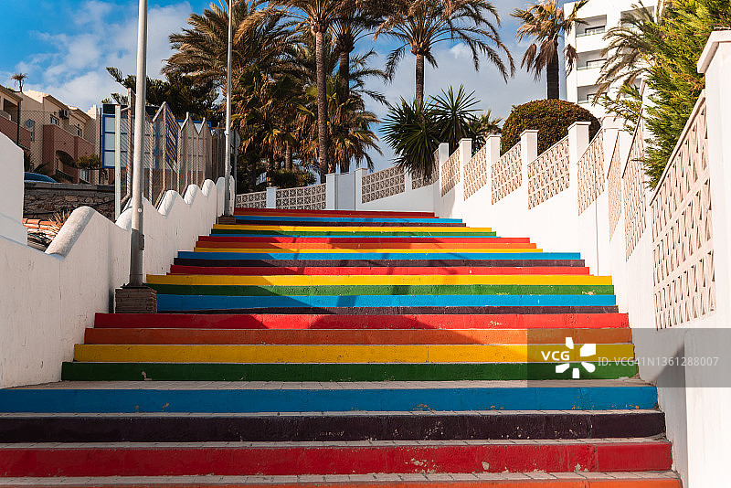 内尔哈的彩色彩虹楼梯图片素材