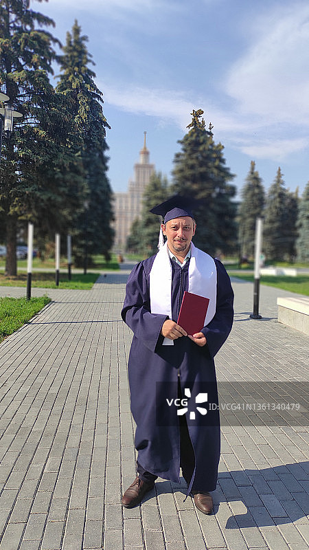 男人从大学毕业图片素材