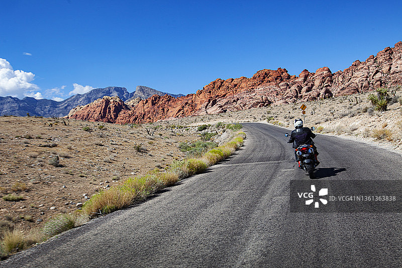 在路上图片素材