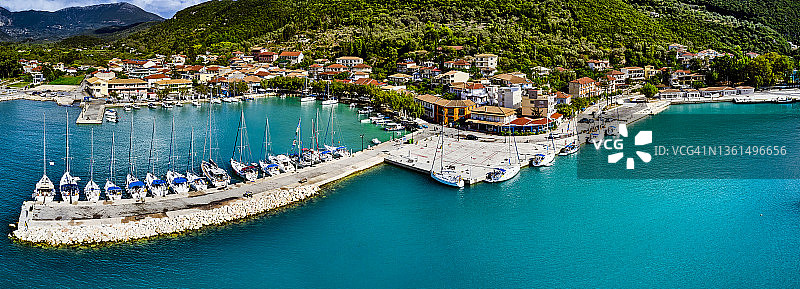 希腊莱夫卡达岛的瓦西利基港图片素材