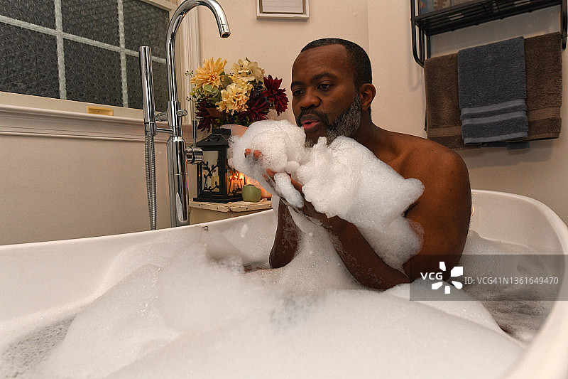 吹泡泡浴图片素材