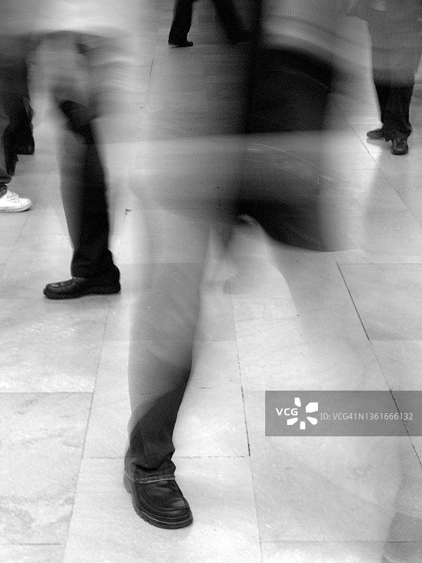 曼哈顿火车站内人群快速行走抽象摄影图片素材