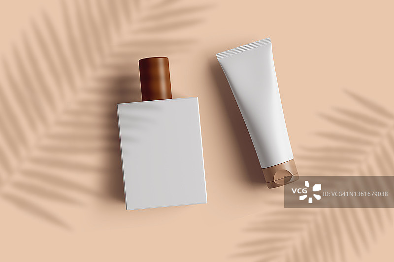米色背景上的白色化妆品塑料瓶俯视图图片素材