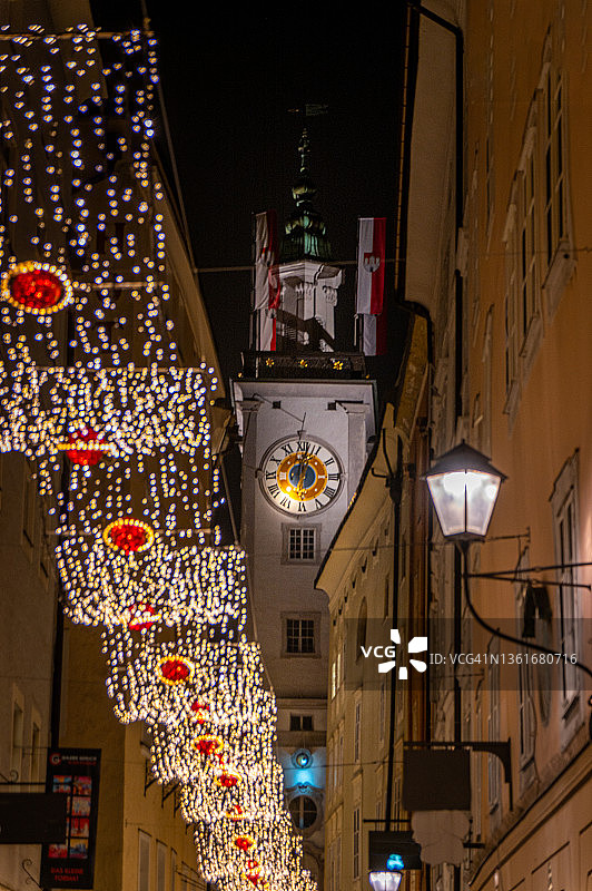 奥地利萨尔茨堡老市政厅的钟楼图片素材