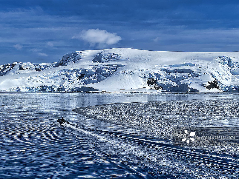 冰面上的肋状边缘图片素材