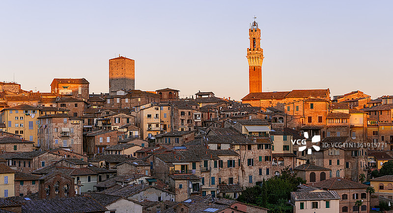 意大利托斯卡纳锡耶纳曼吉亚塔楼天际线图片素材