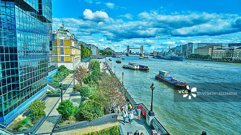 伦敦金融大厦与塔桥图片素材