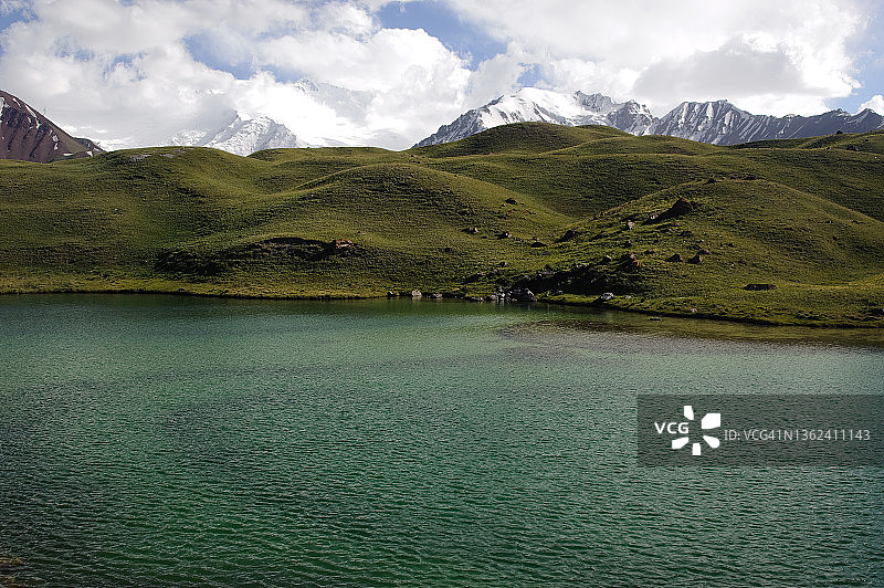 托尔普尔-科尔湖（吉尔吉斯斯坦）图片素材