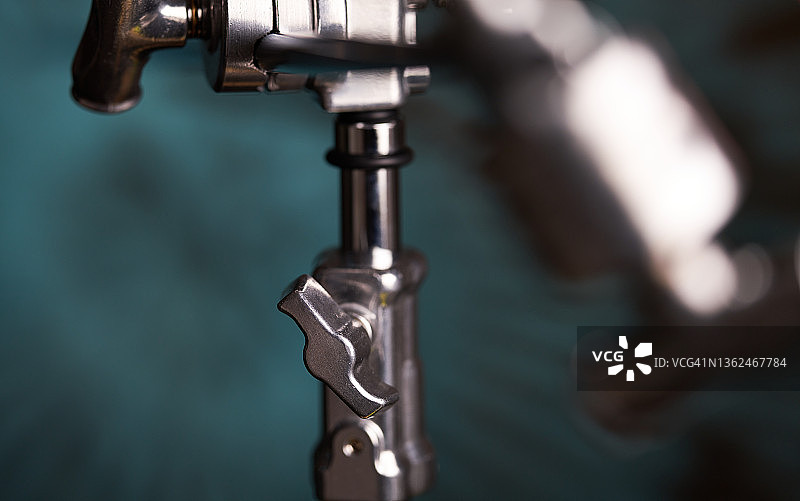 带悬臂的C型支架图片素材