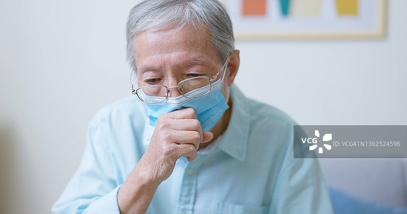 老人咳嗽图片素材