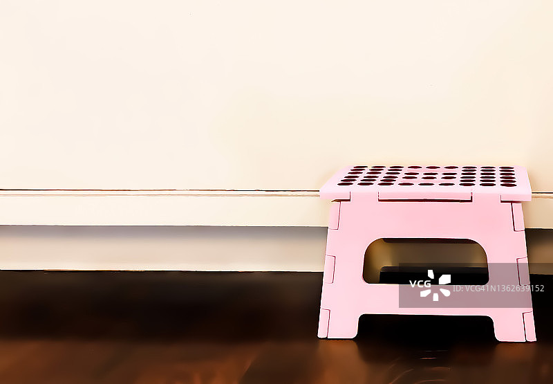 粉色儿童垫脚凳图片素材