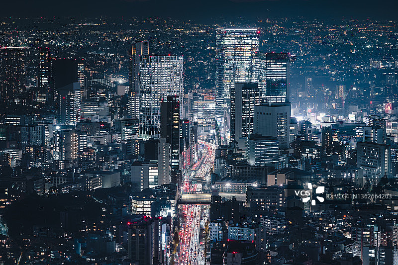 俯瞰东京夜间天际线图片素材