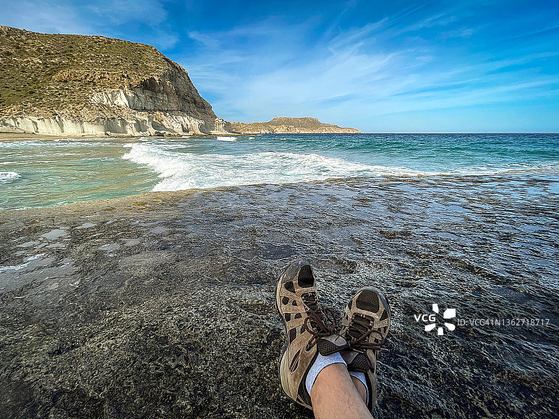 在海滩上徒步旅行图片素材