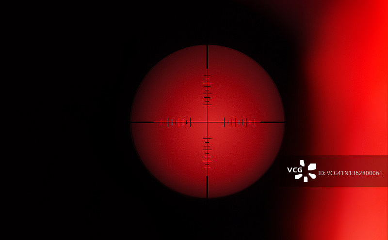 红色背景上的步枪目标十字线图片素材