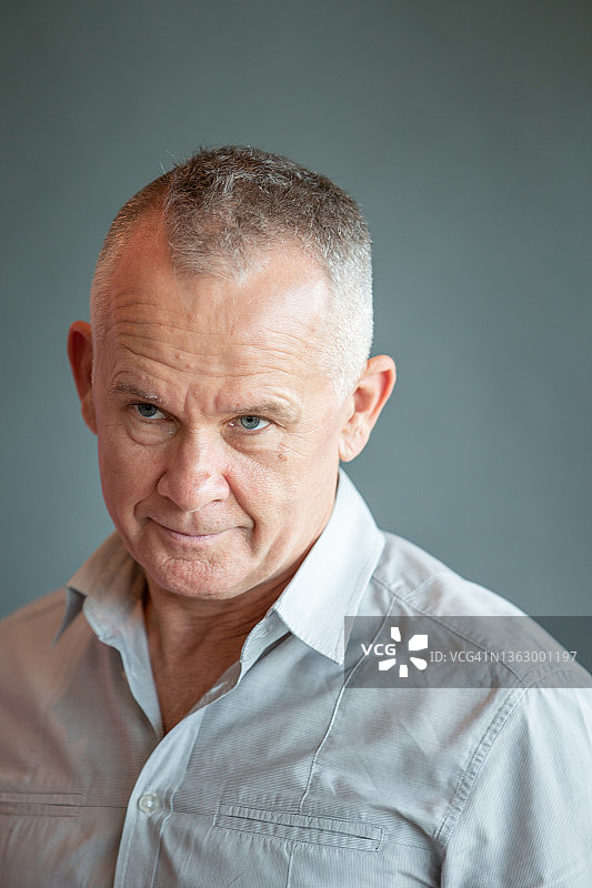 五十多岁男性头像图片素材