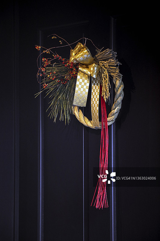 挂在门上的注连饰图片素材