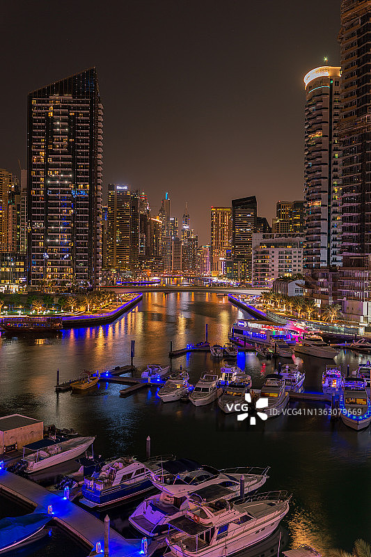 迪拜码头黄昏景色图片素材