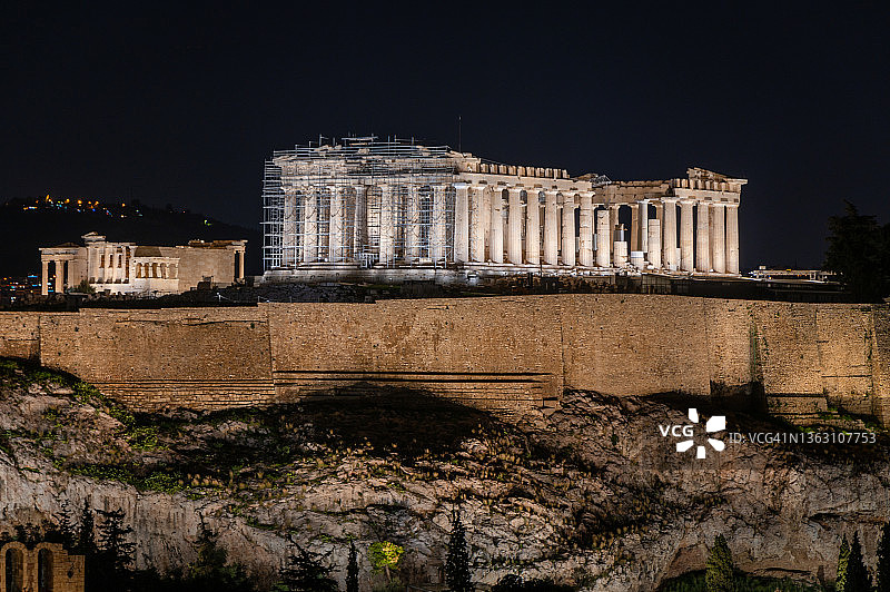 夜晚希腊雅典卫城的帕特农神庙图片素材