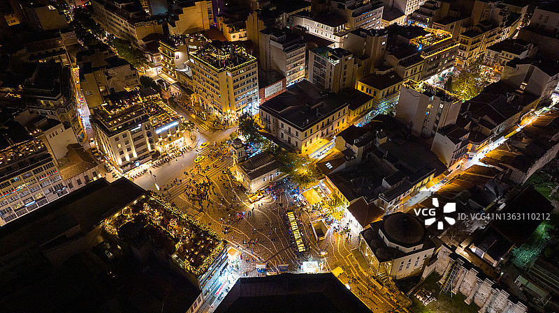 雅典老城区莫纳斯提拉奇广场夜景航拍图片素材