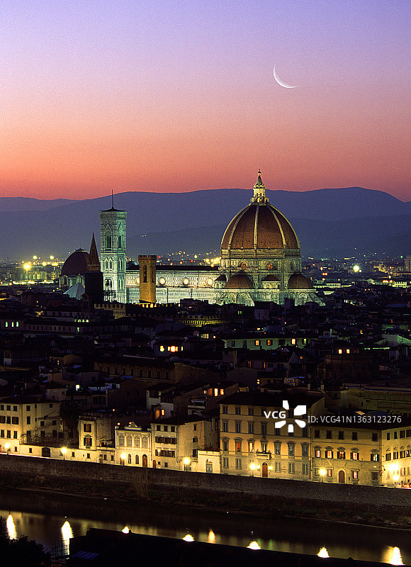 佛罗伦萨城市夜景图片素材
