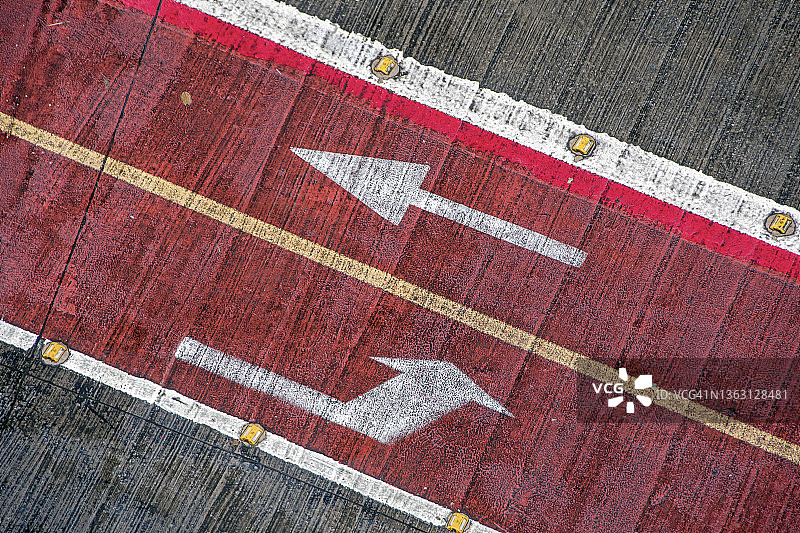 带箭头的自行车道图片素材