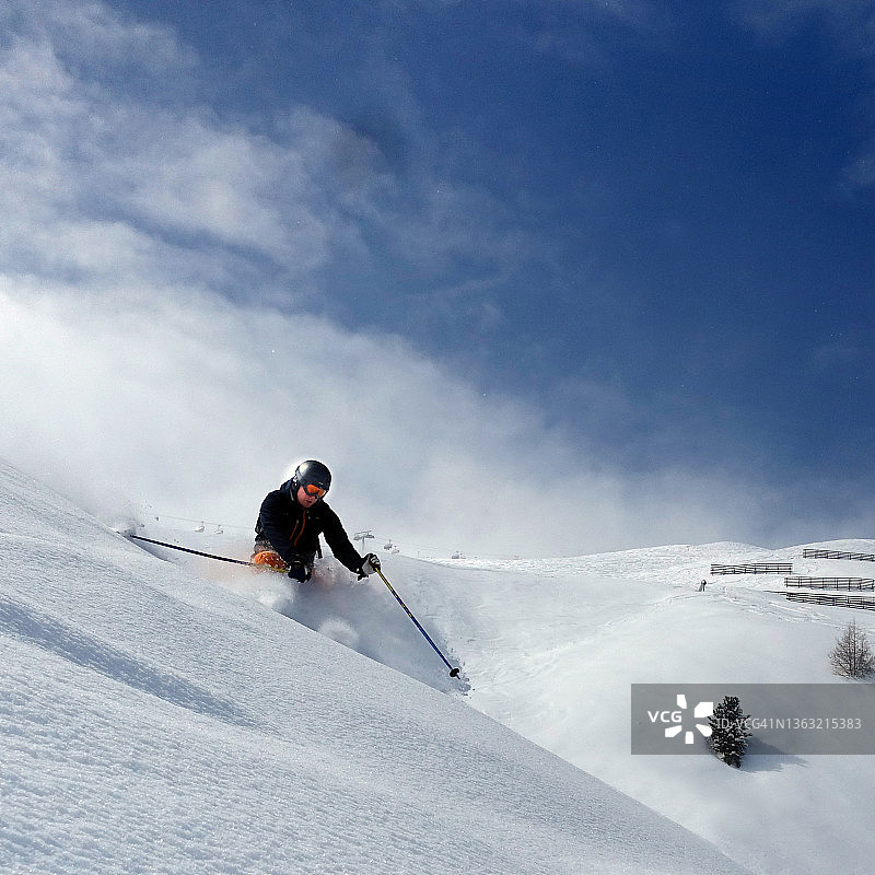 在奥地利的圣安东滑雪图片素材