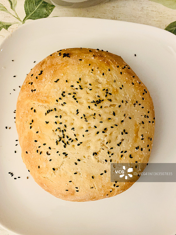 带芝麻的自制面包图片素材